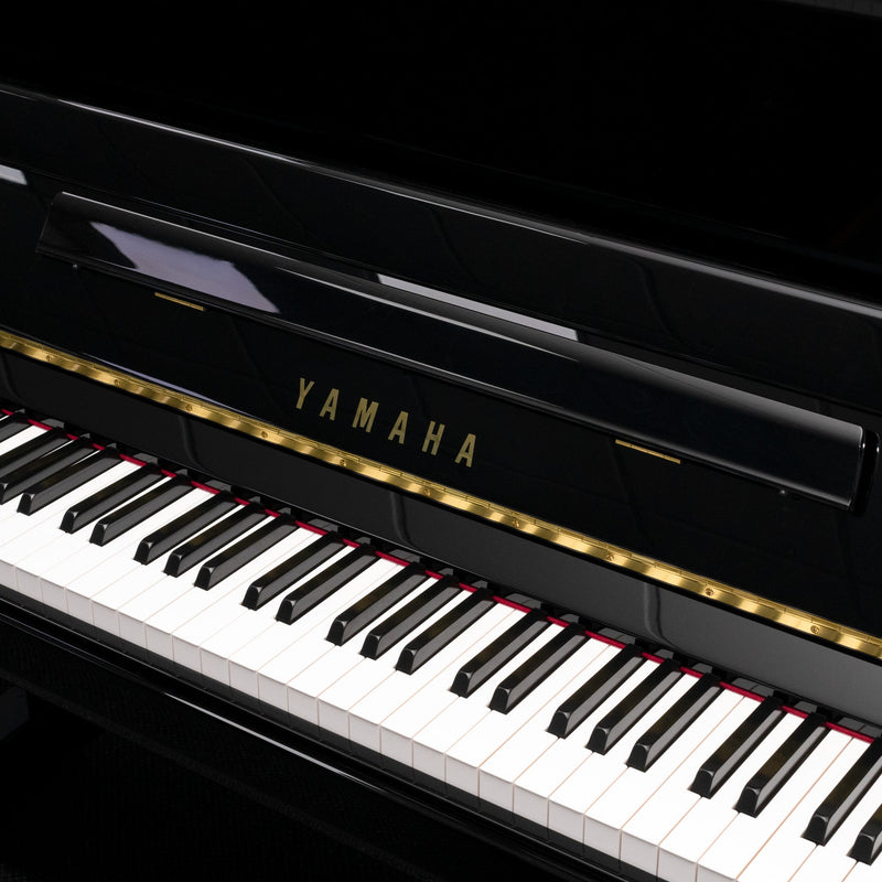 Yamaha b3 upright piano - Polished White