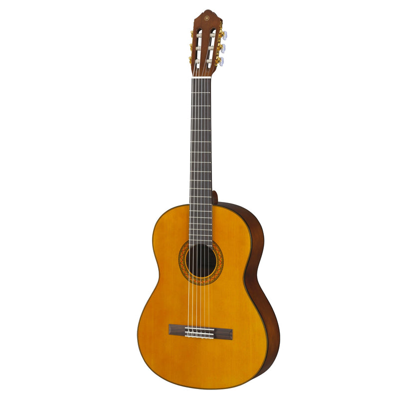 Yamaha C70II 4/4 classical guitar in gloss ‚Äì Natural
