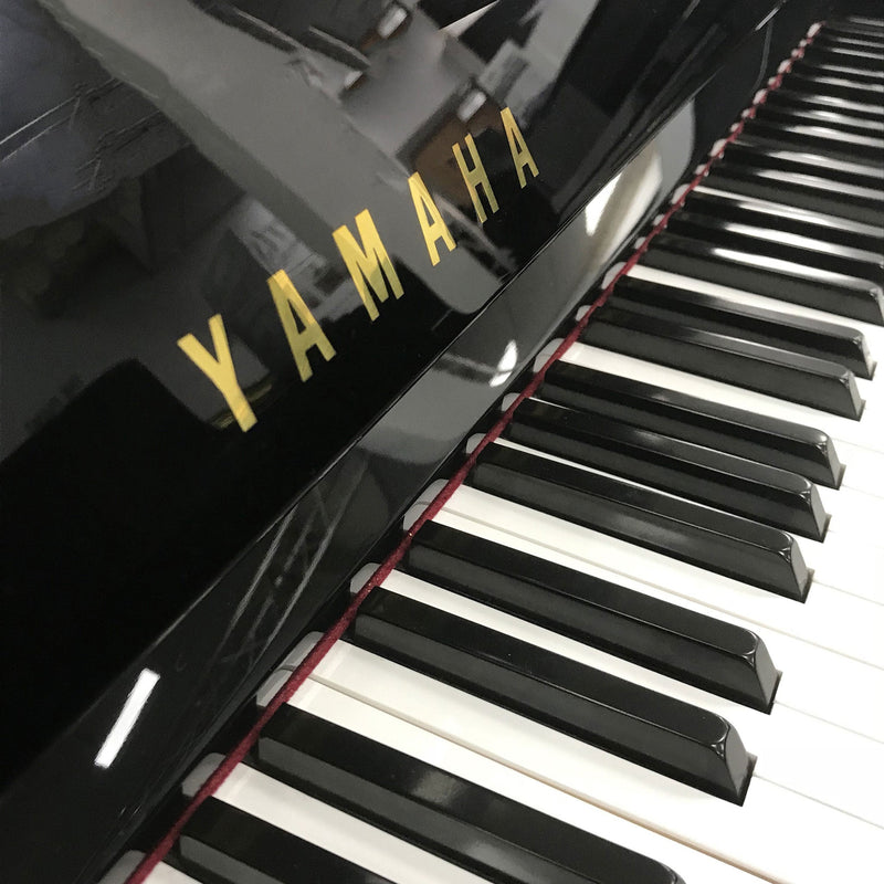 Yamaha GC2 grand piano - Satin Ebony