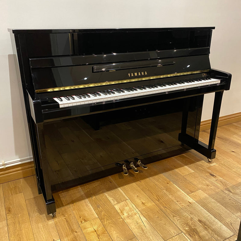 Pre-owned Yamaha b2 upright piano in polished ebony - A1