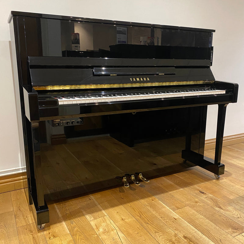Pre-owned Yamaha b3 SG2 Silent upright piano in polished ebony - A1