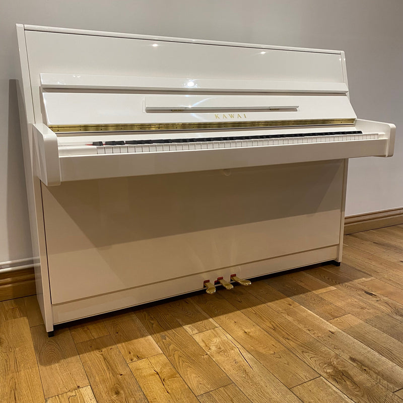 Pre-owned Kawai K-15 upright piano in polished white - A1