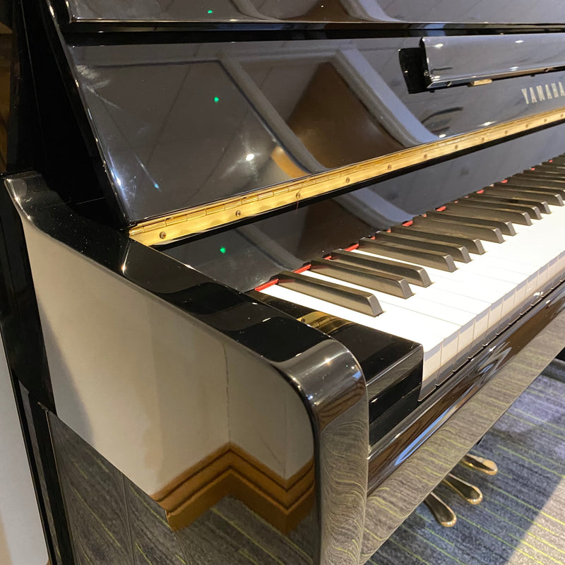 Pre-owned Yamaha P116 SH Silent upright piano in polished ebony
