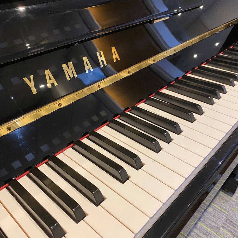 Pre-owned Yamaha P116 SH Silent upright piano in polished ebony