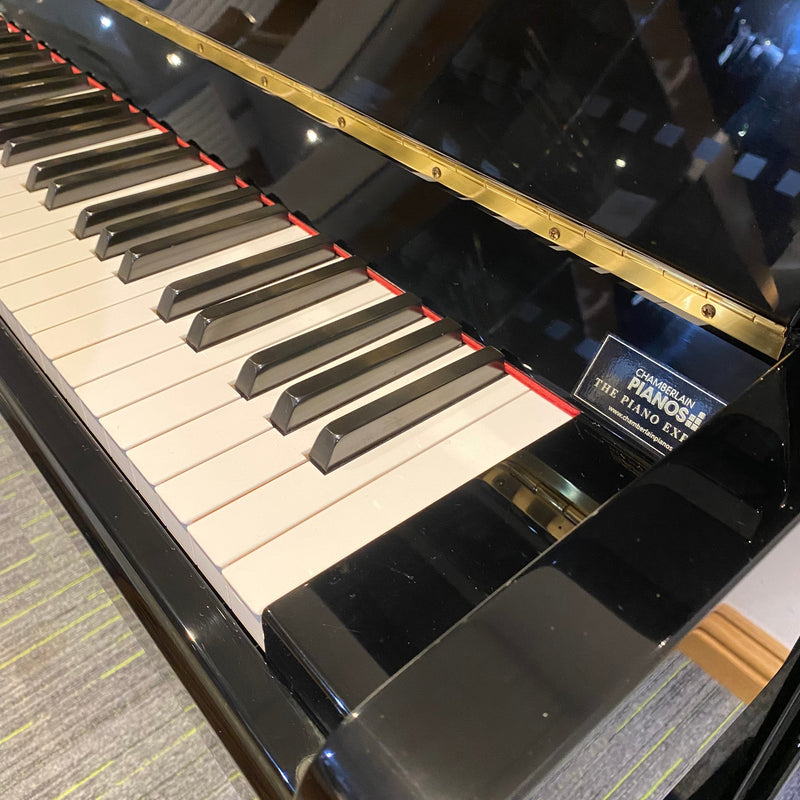 Pre-owned Yamaha P116 SH Silent upright piano in polished ebony