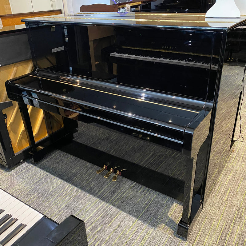 Pre-owned Yamaha P121 upright piano in polished ebony