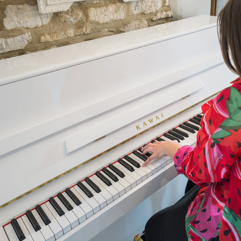 Kawai K-15E upright piano - Polished White