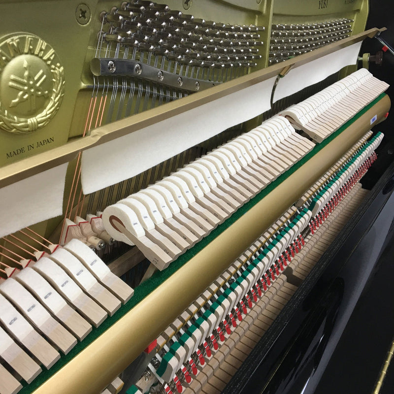 Yamaha U3S upright piano - Polished White