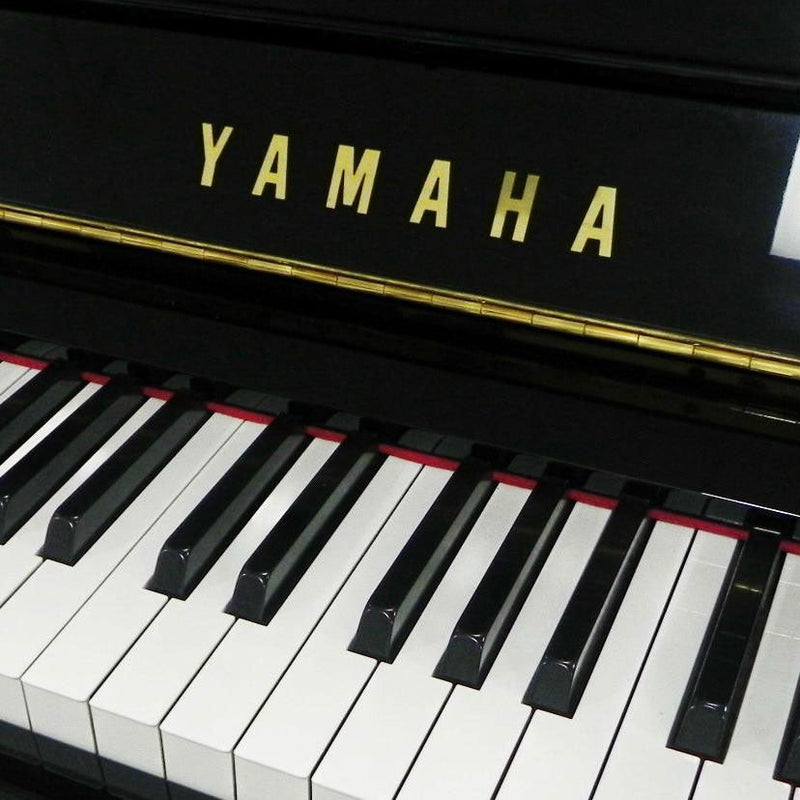 Yamaha YUS3 upright piano - Polished White