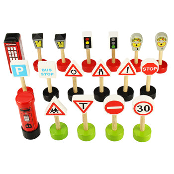 ROAD SIGNS & STREET FURNITURE, Age 3+, Set of 18